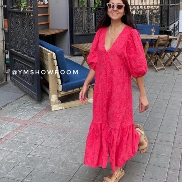 ✨ Host Pick ✨ Zara Embroidered Eyelet Fuscia Marta Blogger Fave Midi Dress - Picture 5 of 10